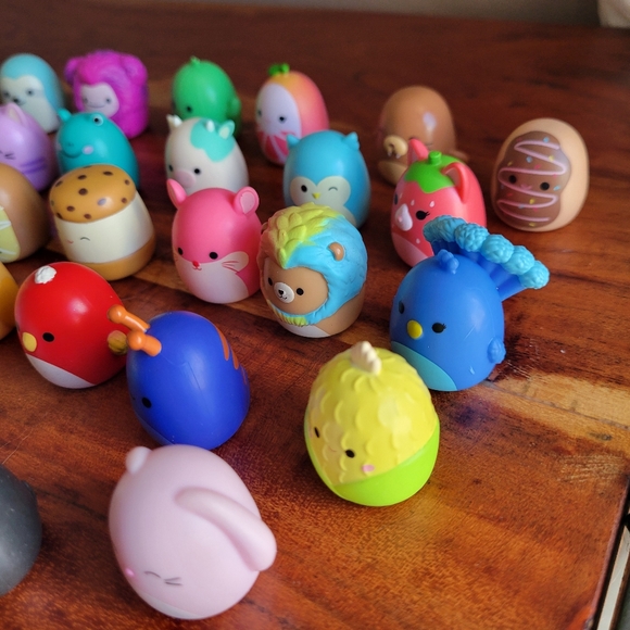 Lot of 28 Squish-a-longs by Original Squishmallows Rubber Plastic Colorful - Picture 4 of 9